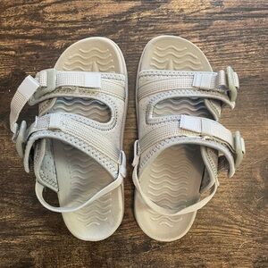 Native Kids Sandals in Light Gray